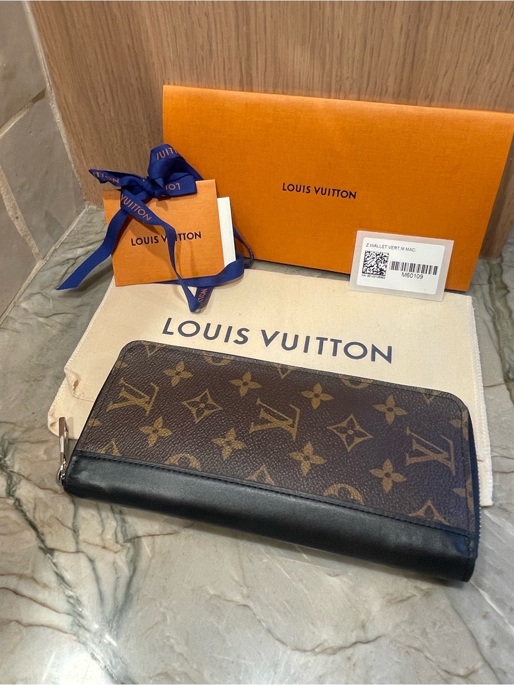 Louis Vuitton Zippy Wallet Vertical Monogram Macassar